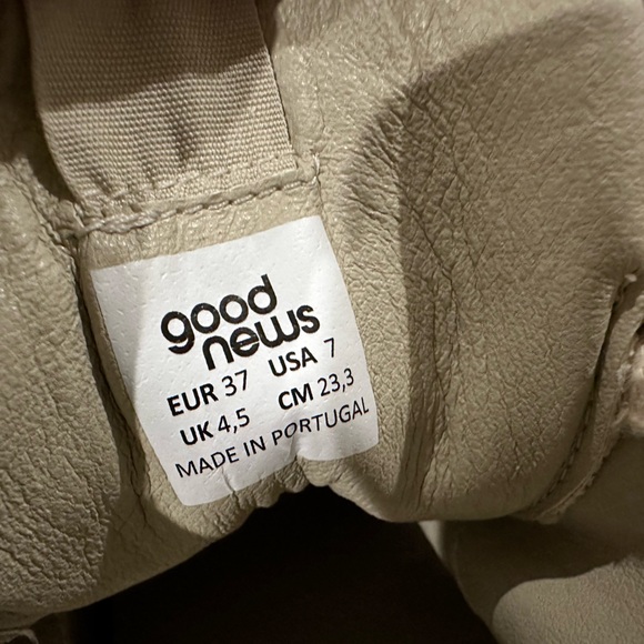 Good News Kook Sneakers Size 7 - Picture 6 of 7